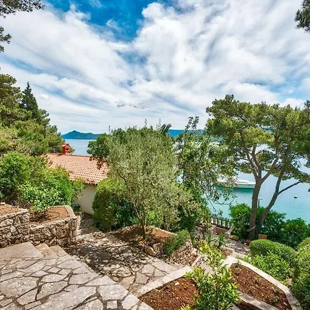 Holiday home Mesmerising In *