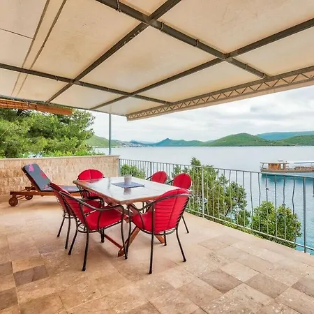 Holiday home Mesmerising In Klek